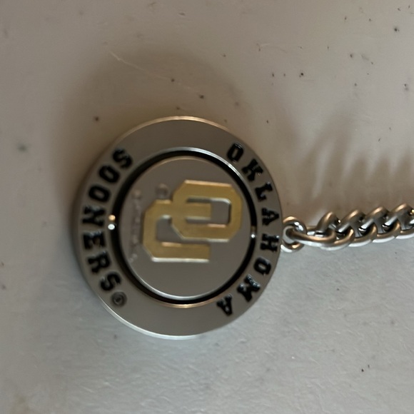 Keychain Oklahoma Sooners. Metal keychain with spinner - Picture 4 of 5